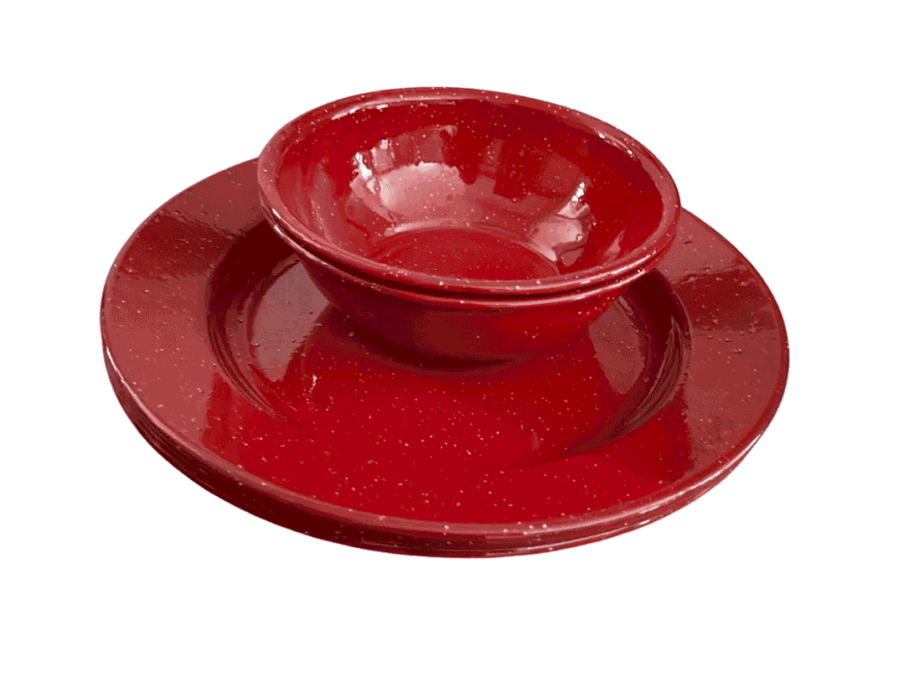 Red camping bowls and plates